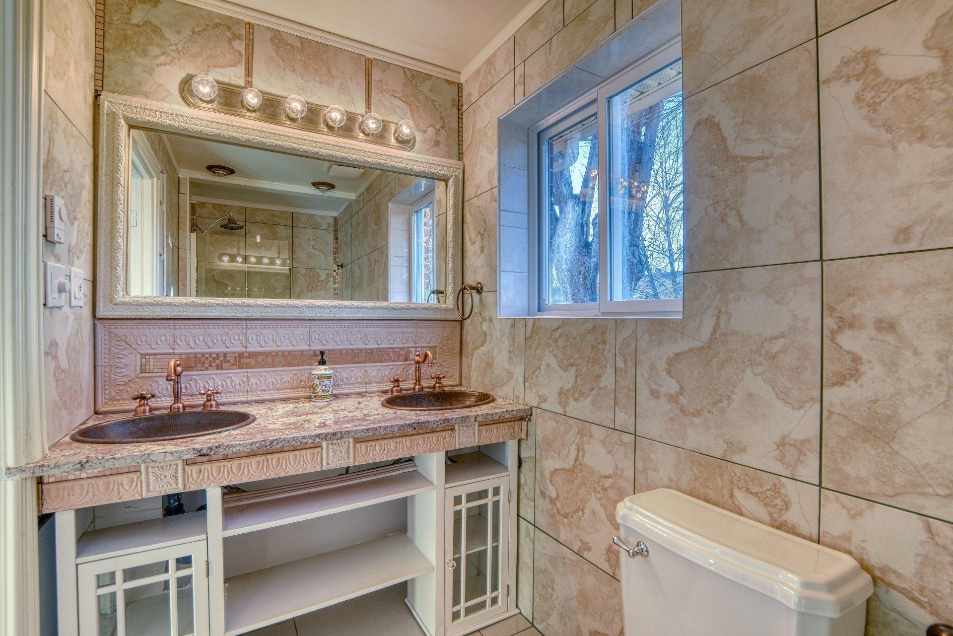 









45


Boul. de l'Union

,
Saint-Lambert,




QC
J4R2M4

