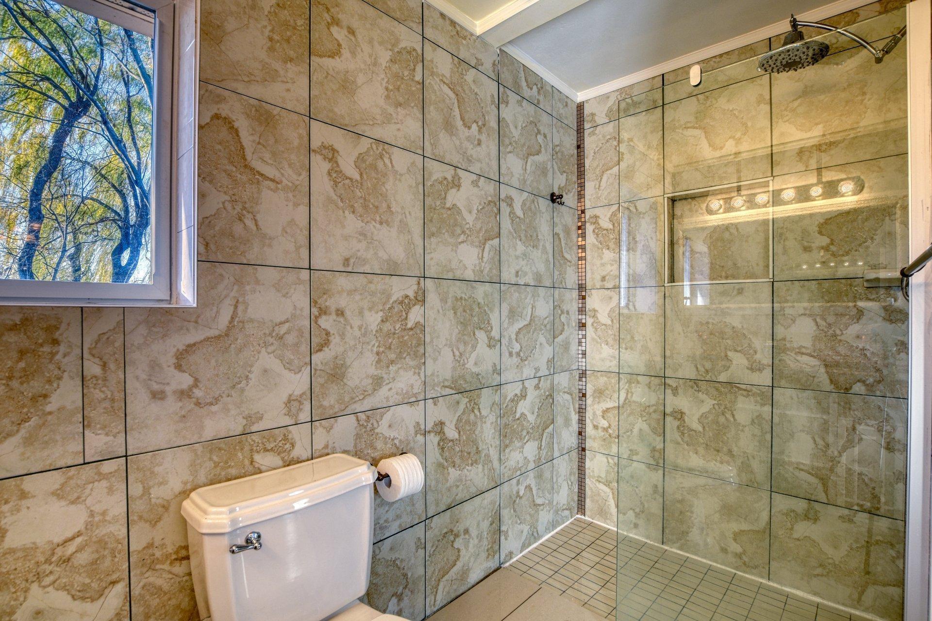 









45


Boul. de l'Union

,
Saint-Lambert,




QC
J4R2M4


