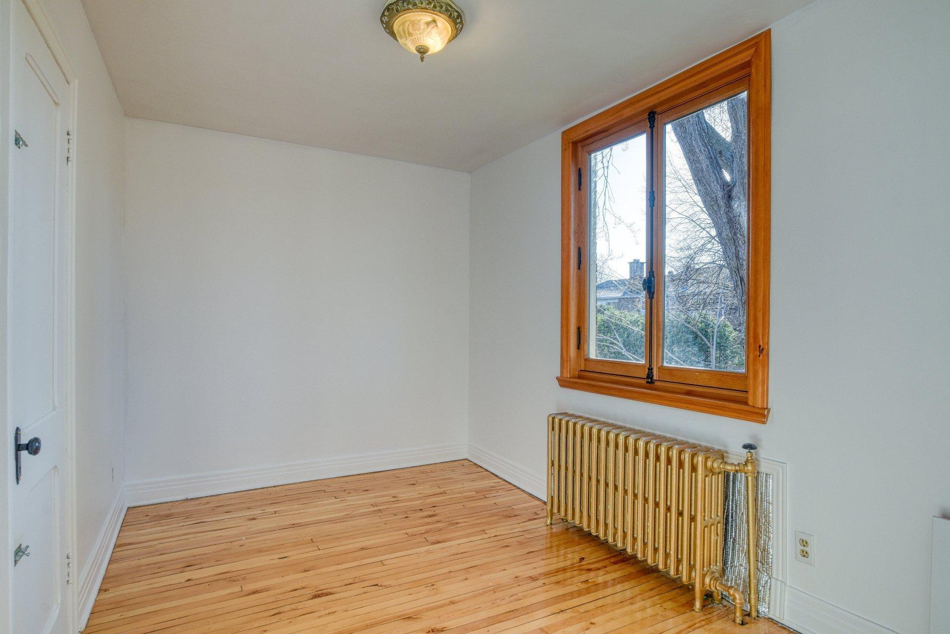 









45


Boul. de l'Union

,
Saint-Lambert,




QC
J4R2M4

