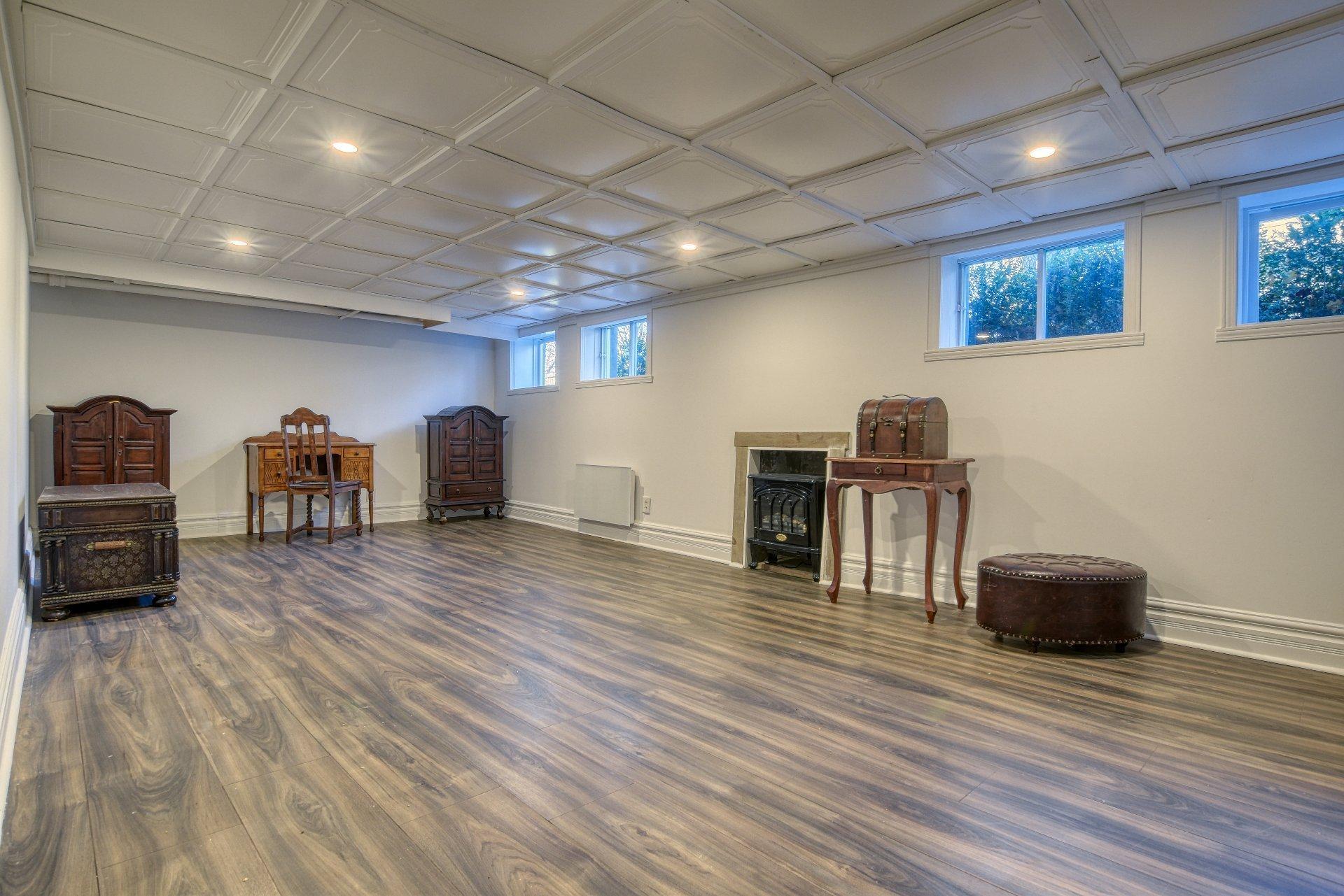 









45


Boul. de l'Union

,
Saint-Lambert,




QC
J4R2M4


