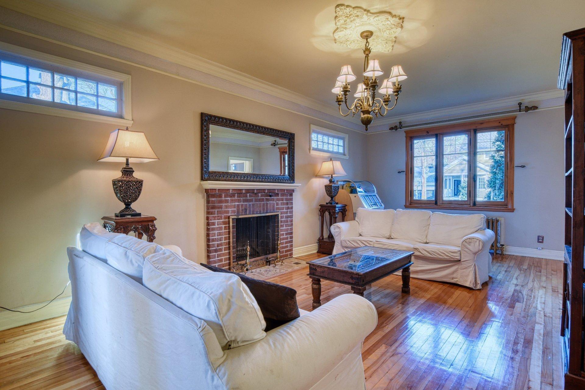 









45


Boul. de l'Union

,
Saint-Lambert,




QC
J4R2M4

