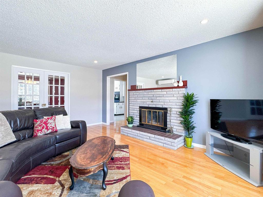












21 Pope Avenue

,
Charlottetown,




PE
C1A 6N4

