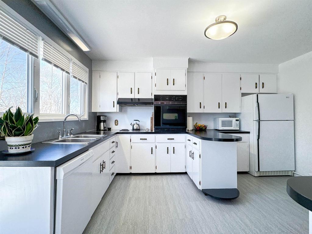 












21 Pope Avenue

,
Charlottetown,




PE
C1A 6N4


