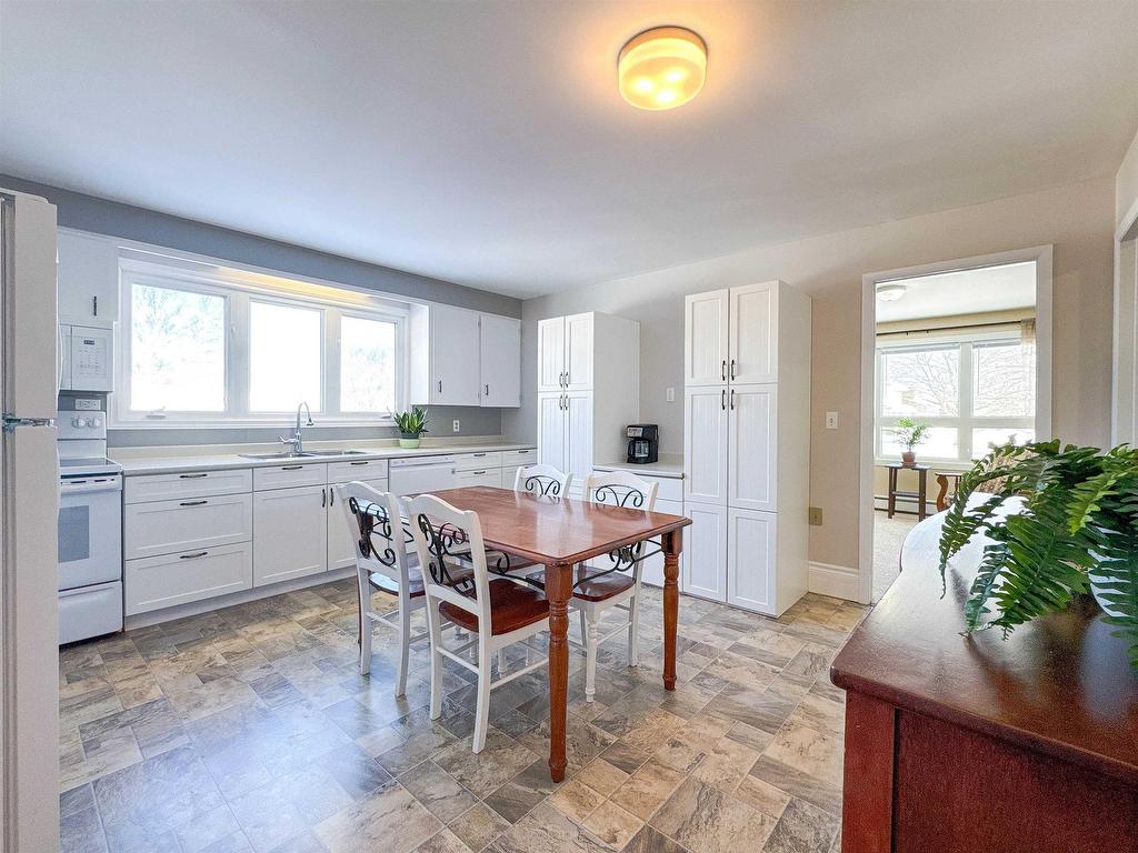 












21 Pope Avenue

,
Charlottetown,




PE
C1A 6N4

