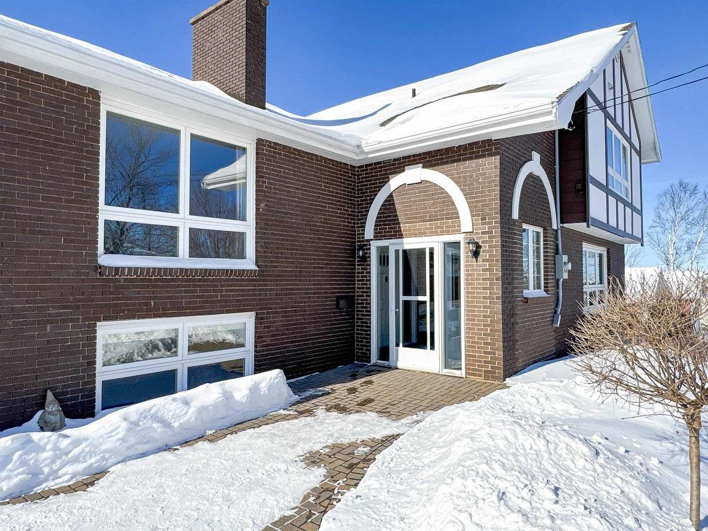 












21 Pope Avenue

,
Charlottetown,




PE
C1A 6N4

