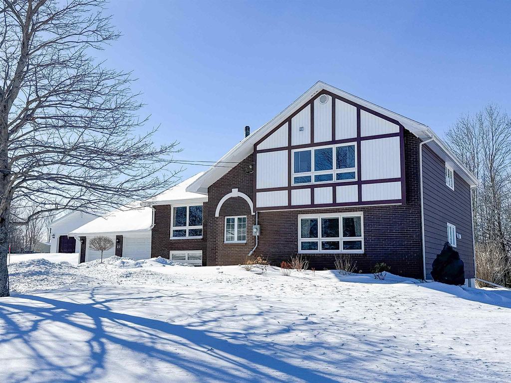 












21 Pope Avenue

,
Charlottetown,




PE
C1A 6N4

