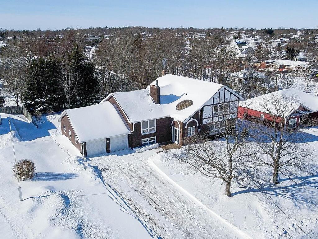 












21 Pope Avenue

,
Charlottetown,




PE
C1A 6N4

