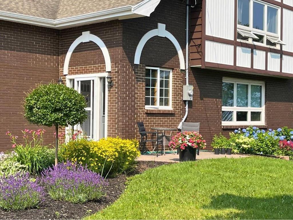 












21 Pope Avenue

,
Charlottetown,




PE
C1A 6N4

