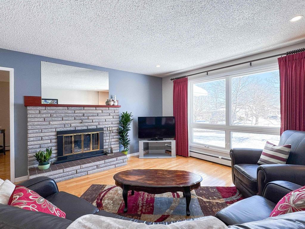 












21 Pope Avenue

,
Charlottetown,




PE
C1A 6N4


