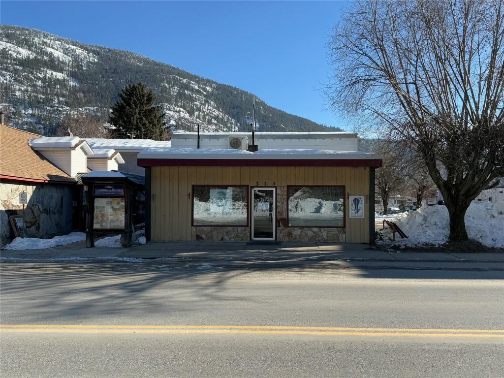 









313


Railway

Avenue,
Salmo,




BC
V0G 1Z0

