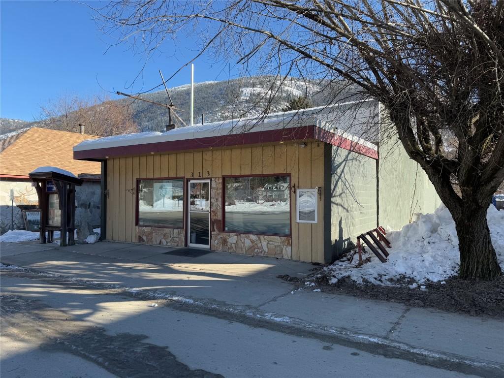 









313


Railway

Avenue,
Salmo,




BC
V0G 1Z0

