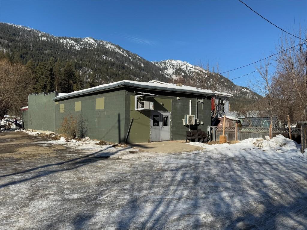 









313


Railway

Avenue,
Salmo,




BC
V0G 1Z0

