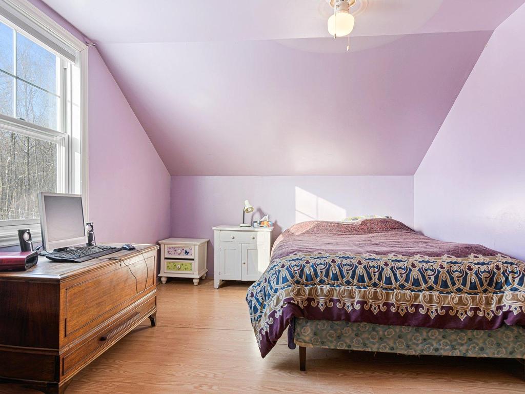 









333


Rue Principale

,
Brownsburg-Chatham,




QC
J8G2V1

