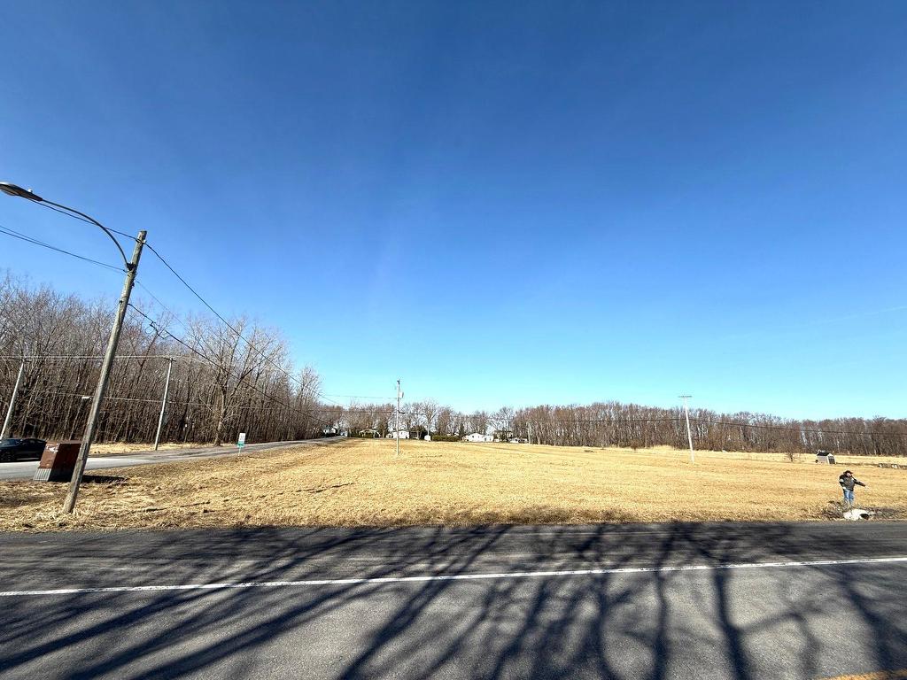 












47e Avenue

,
Sainte-Anne-de-Sabrevois,







QC
J0J2G0


