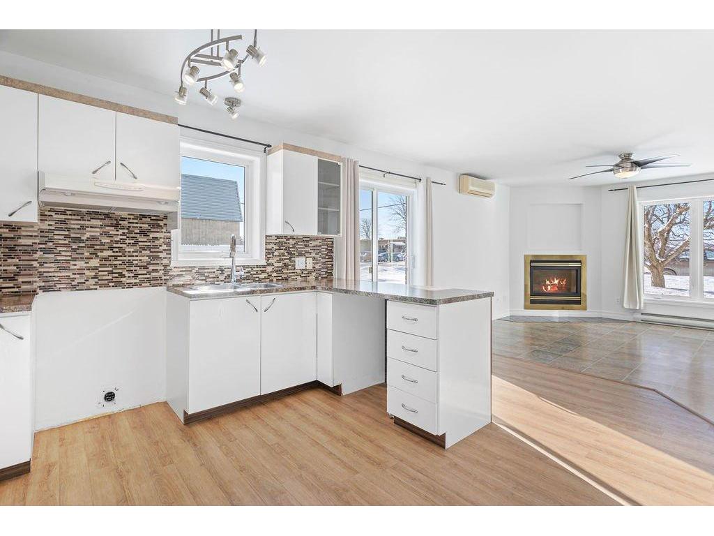 









2055


Rue St-Georges (Lafontaine)

, B,
Saint-Jérôme,




QC
J7Y1N2

