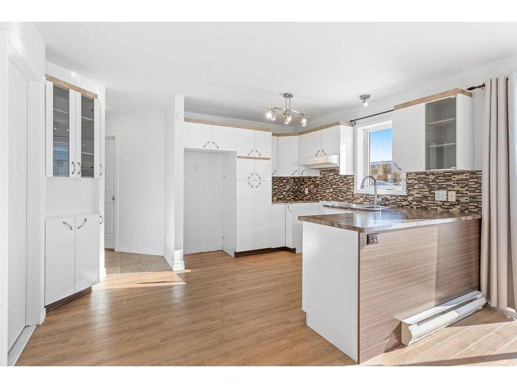









2055


Rue St-Georges (Lafontaine)

, B,
Saint-Jérôme,




QC
J7Y1N2

