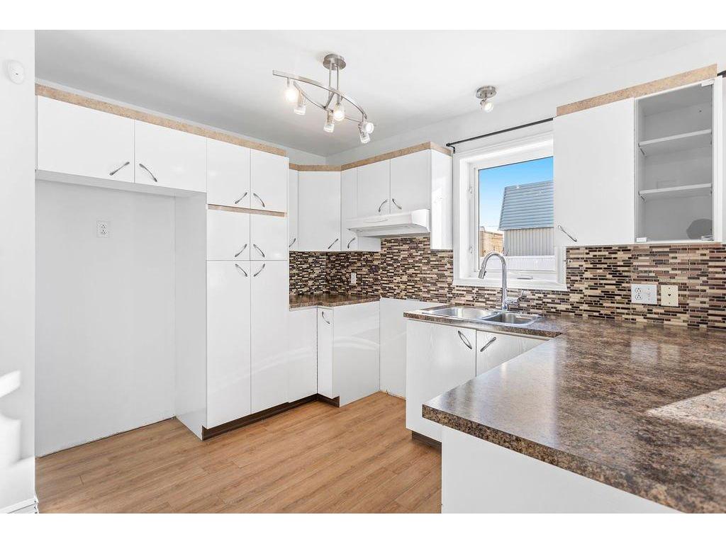 









2055


Rue St-Georges (Lafontaine)

, B,
Saint-Jérôme,




QC
J7Y1N2

