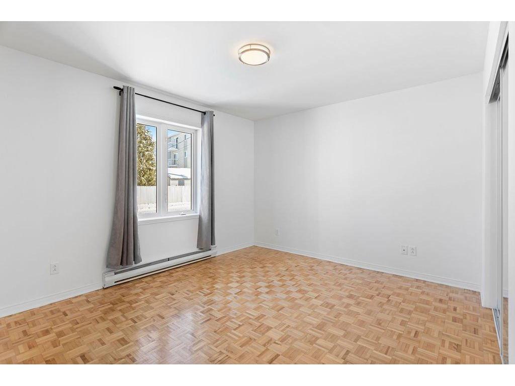 









2055


Rue St-Georges (Lafontaine)

, B,
Saint-Jérôme,




QC
J7Y1N2

