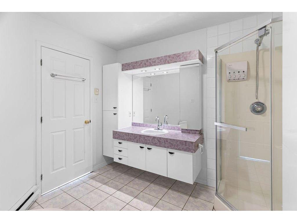 









2055


Rue St-Georges (Lafontaine)

, B,
Saint-Jérôme,




QC
J7Y1N2

