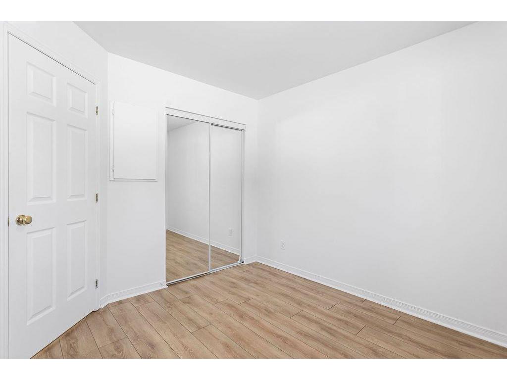 









2055


Rue St-Georges (Lafontaine)

, B,
Saint-Jérôme,




QC
J7Y1N2

