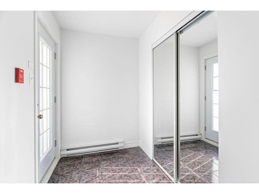 









2055


Rue St-Georges (Lafontaine)

, B,
Saint-Jérôme,




QC
J7Y1N2

