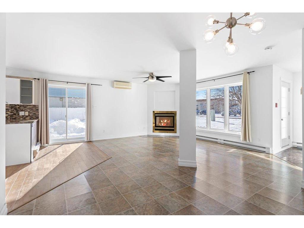 









2055


Rue St-Georges (Lafontaine)

, B,
Saint-Jérôme,




QC
J7Y1N2

