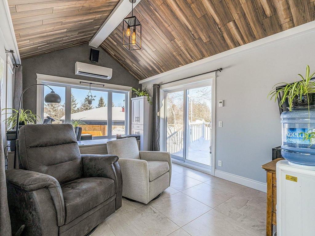 









4195


Route 222

,
Saint-Denis-de-Brompton,




QC
J0B2P0

