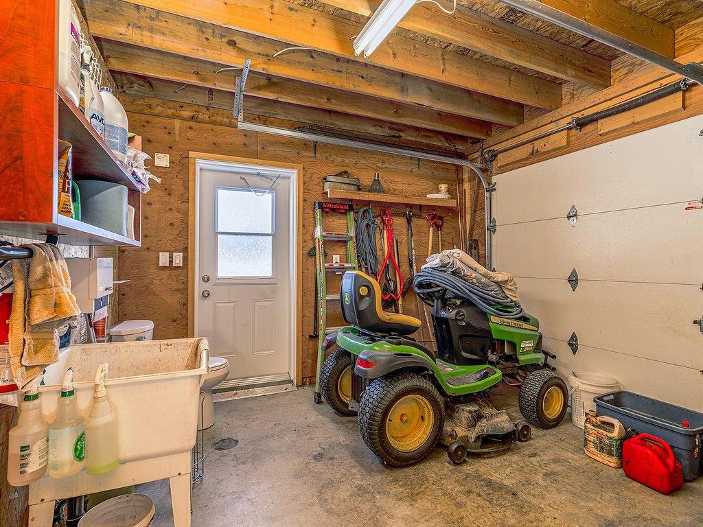 









4195


Route 222

,
Saint-Denis-de-Brompton,




QC
J0B2P0

