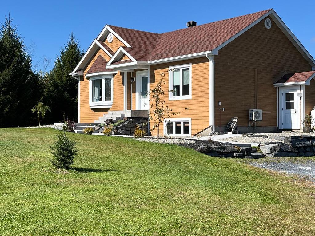 









4195


Route 222

,
Saint-Denis-de-Brompton,




QC
J0B2P0

