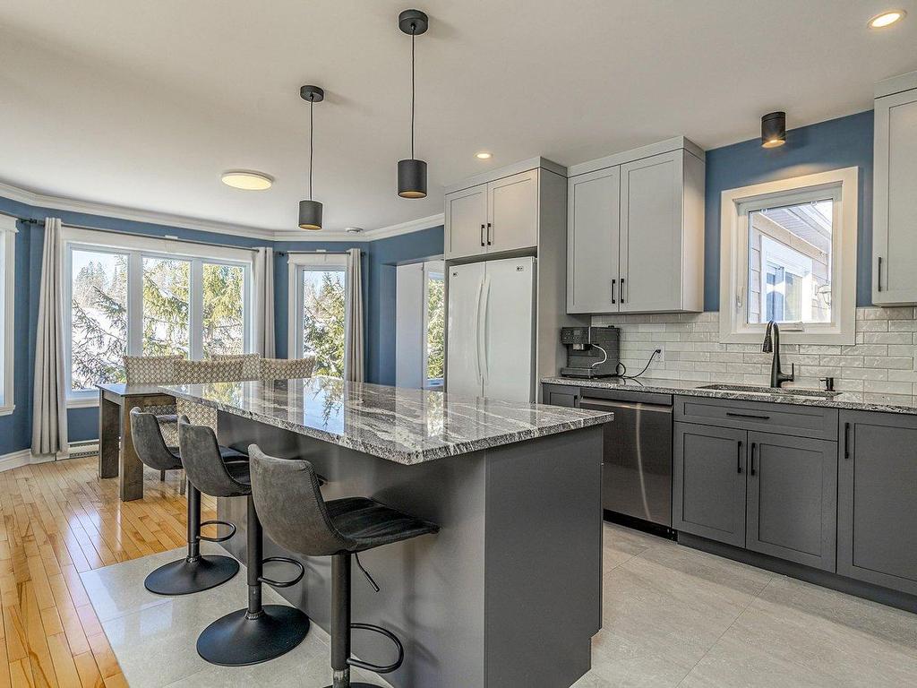 









4195


Route 222

,
Saint-Denis-de-Brompton,




QC
J0B2P0

