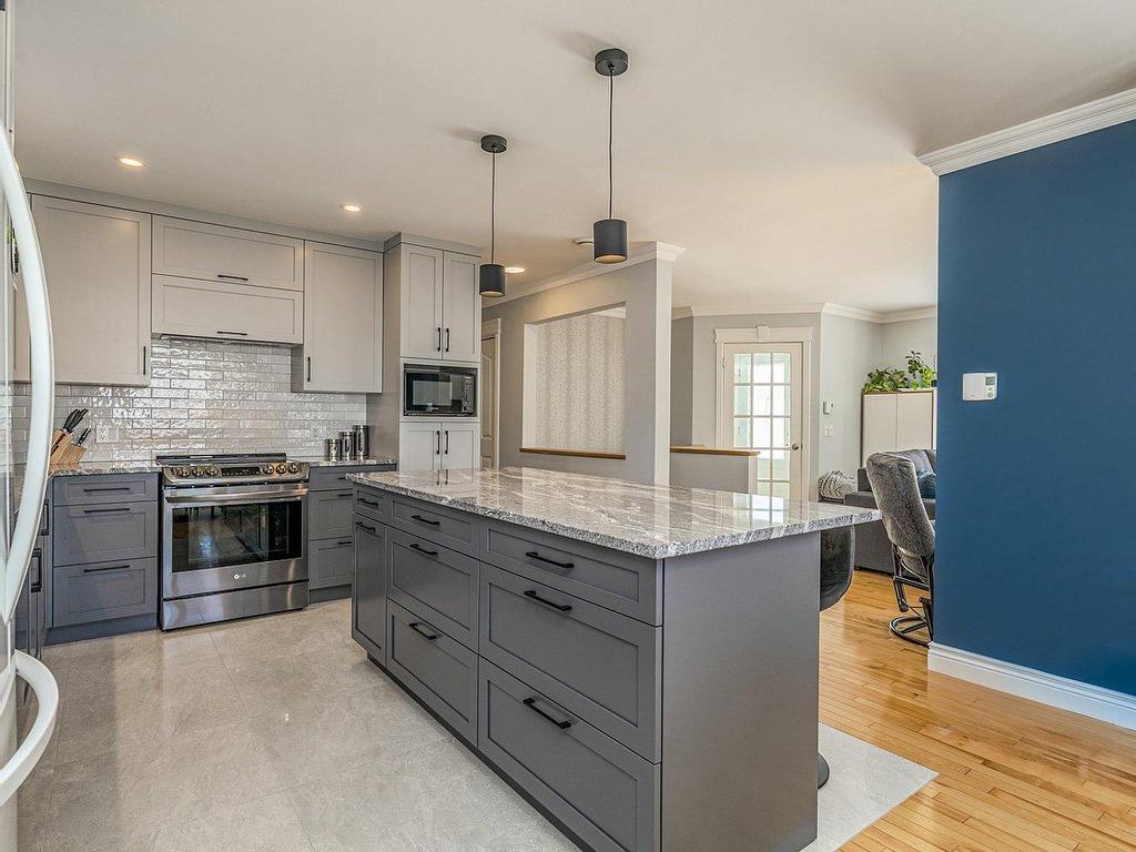 









4195


Route 222

,
Saint-Denis-de-Brompton,




QC
J0B2P0

