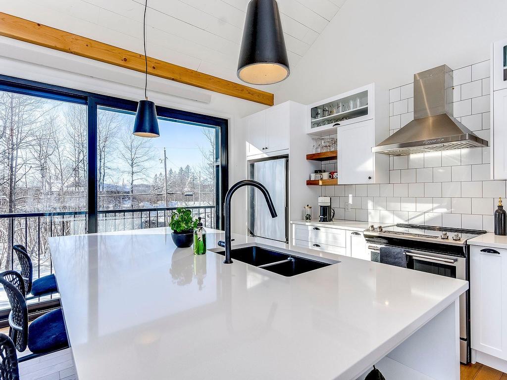 









95


Rue Academy

,
Sutton,




QC
J0E2K0

