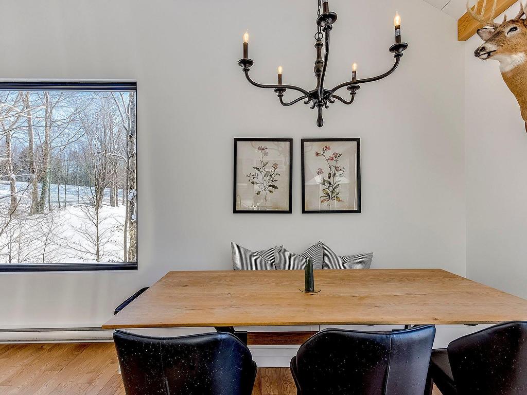 









95


Rue Academy

,
Sutton,




QC
J0E2K0

