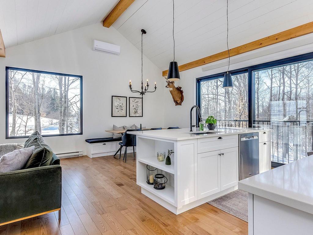









95


Rue Academy

,
Sutton,




QC
J0E2K0

