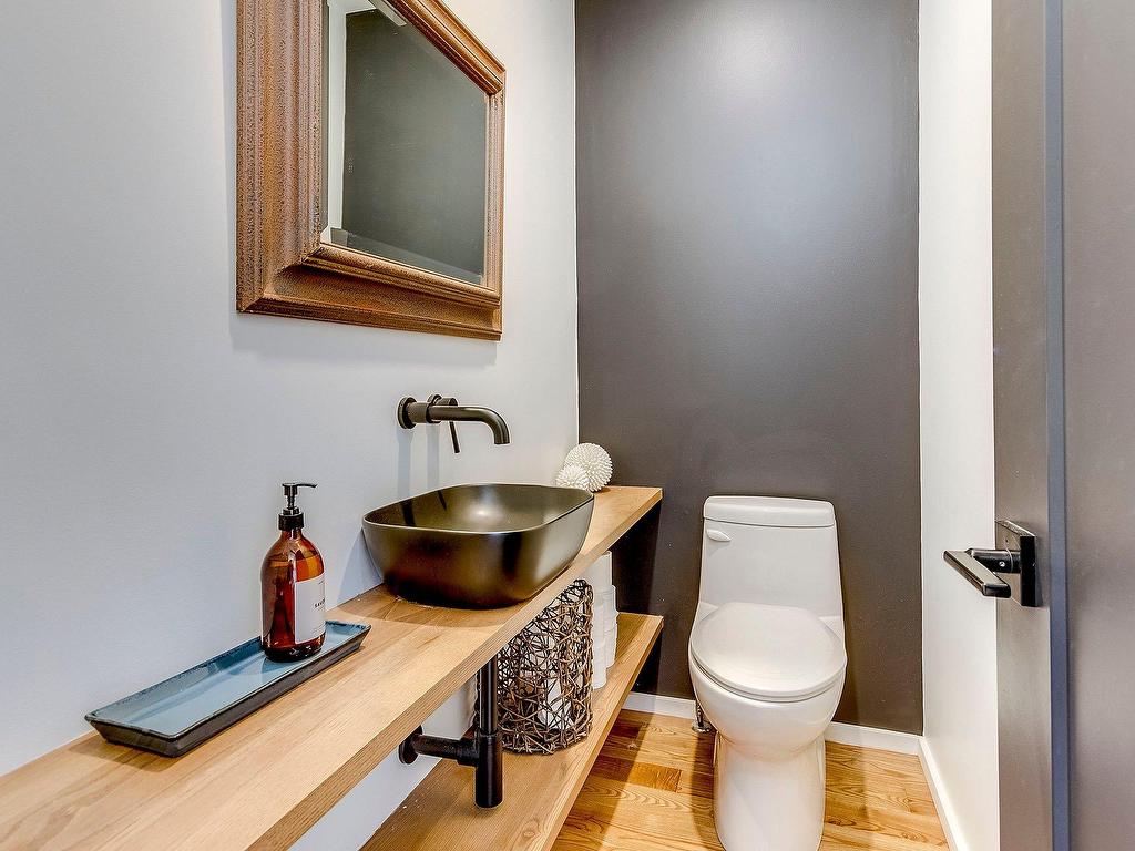 









95


Rue Academy

,
Sutton,




QC
J0E2K0

