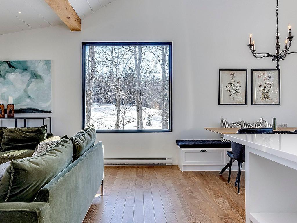 









95


Rue Academy

,
Sutton,




QC
J0E2K0

