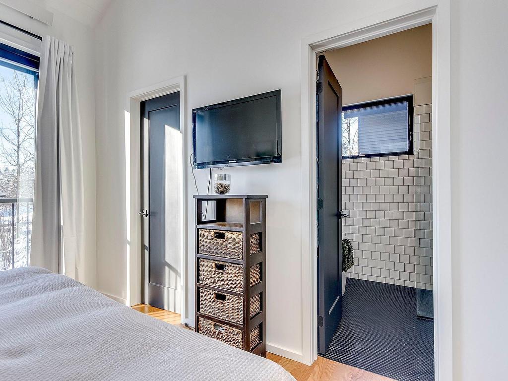 









95


Rue Academy

,
Sutton,




QC
J0E2K0

