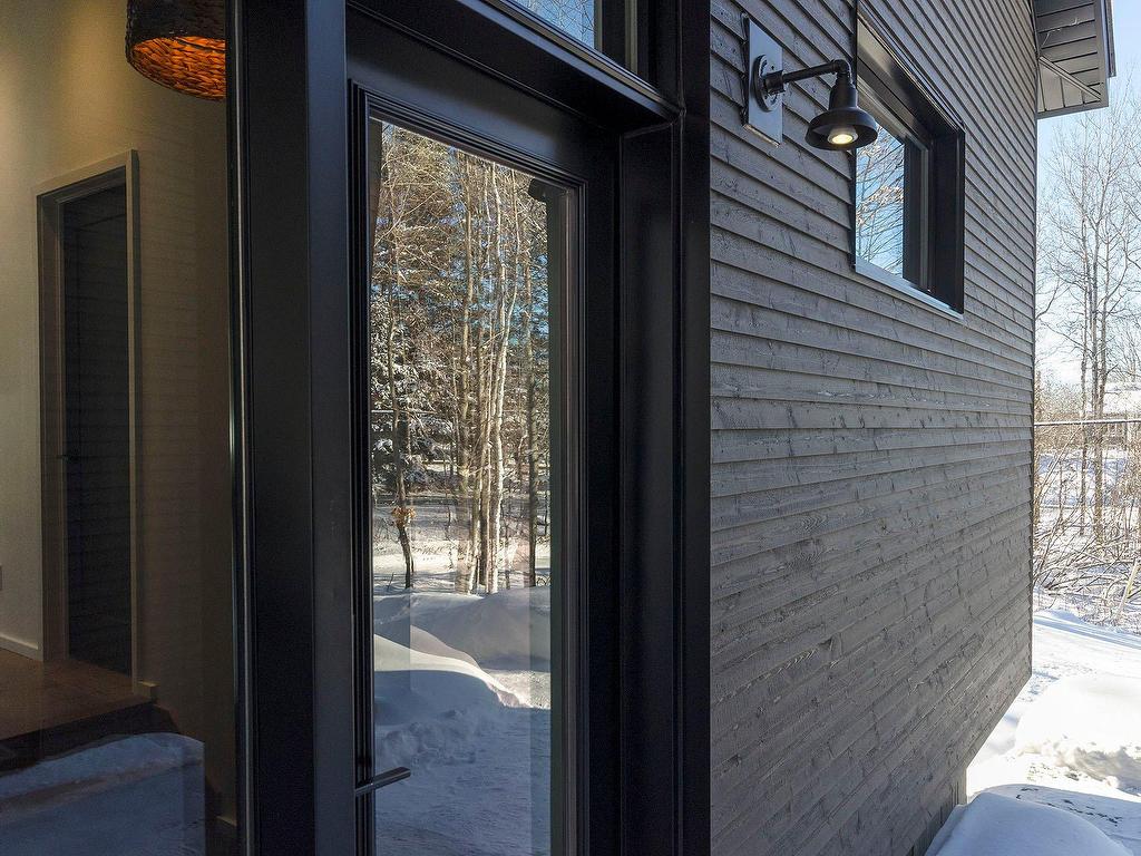 









95


Rue Academy

,
Sutton,




QC
J0E2K0

