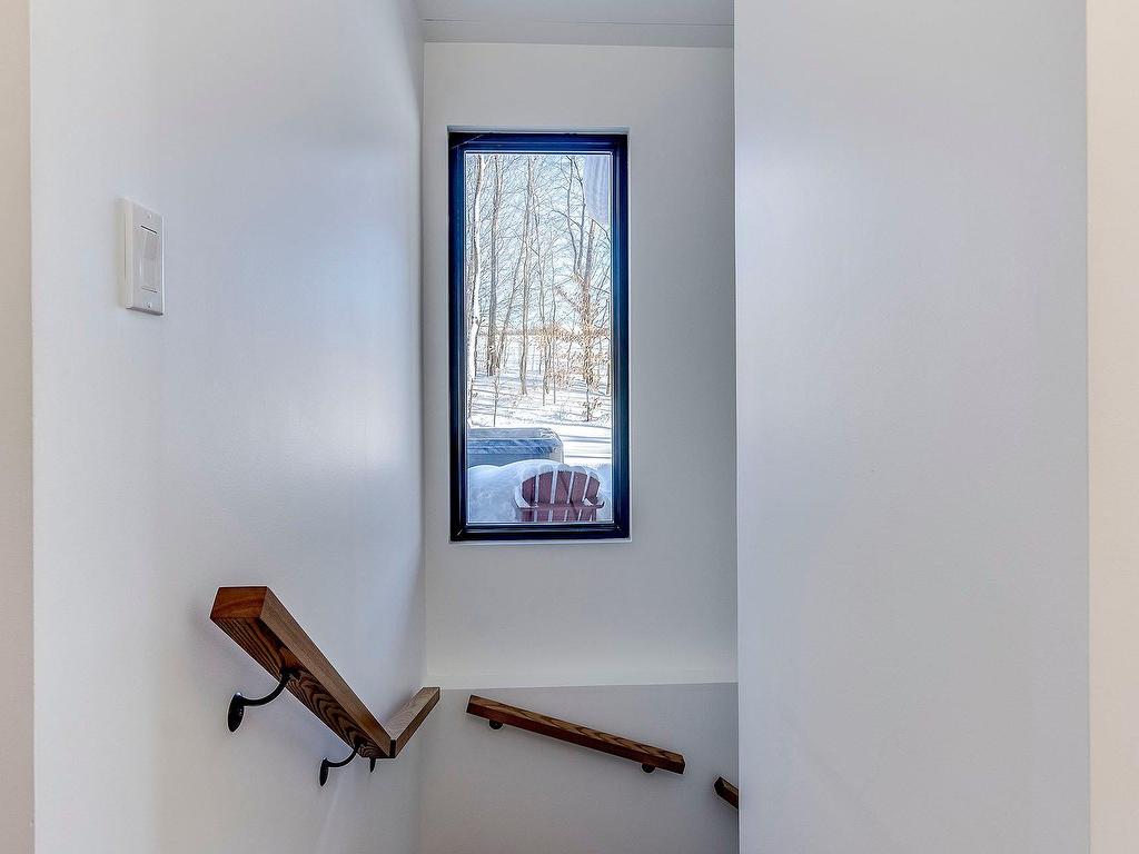 









95


Rue Academy

,
Sutton,




QC
J0E2K0

