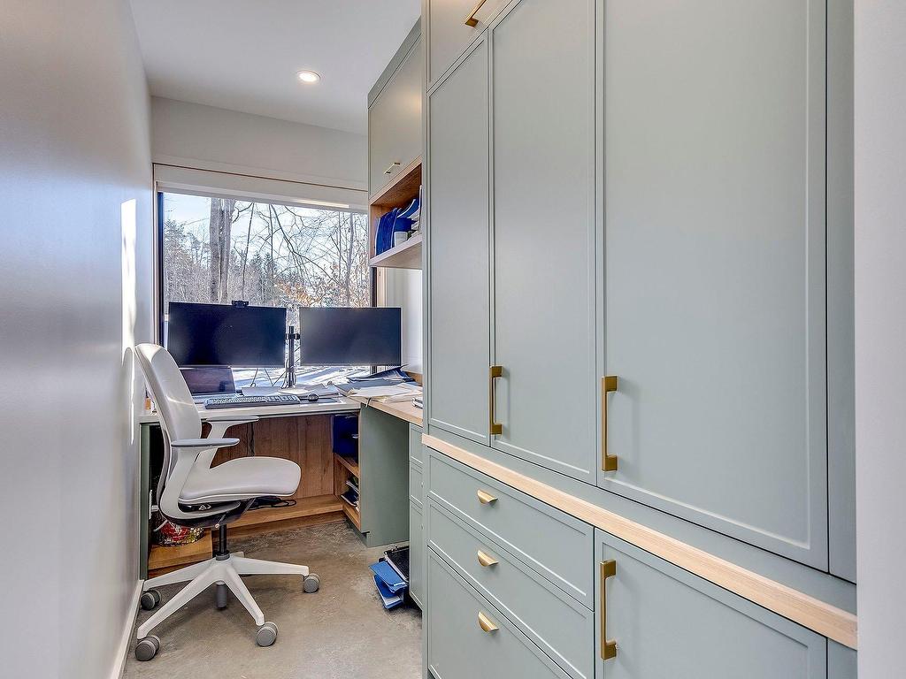 









95


Rue Academy

,
Sutton,




QC
J0E2K0

