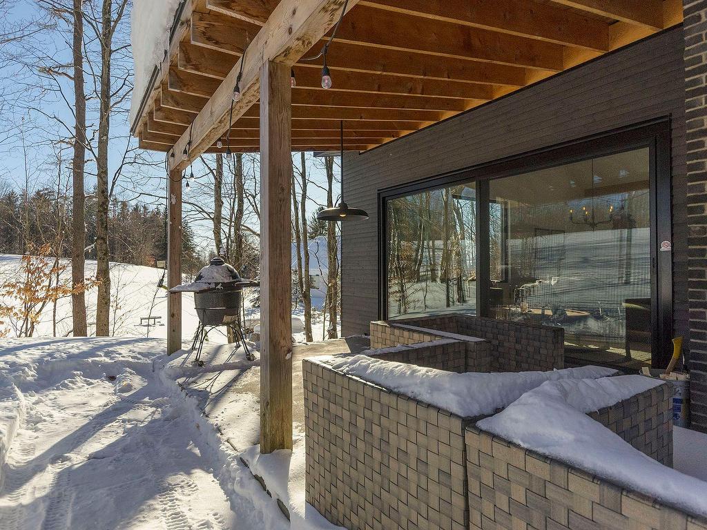 









95


Rue Academy

,
Sutton,




QC
J0E2K0

