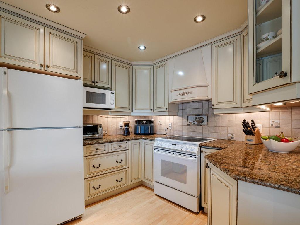 









5


1re Avenue

,
Laval (Auteuil),




QC
H7H2G9

