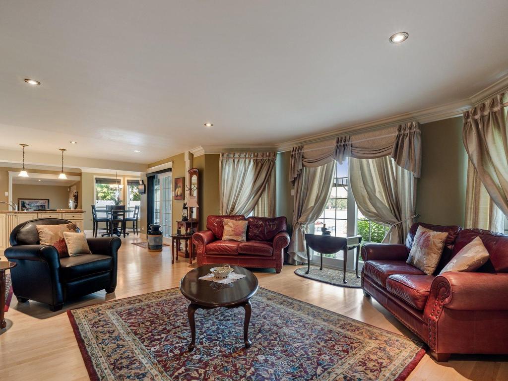 









5


1re Avenue

,
Laval (Auteuil),




QC
H7H2G9

