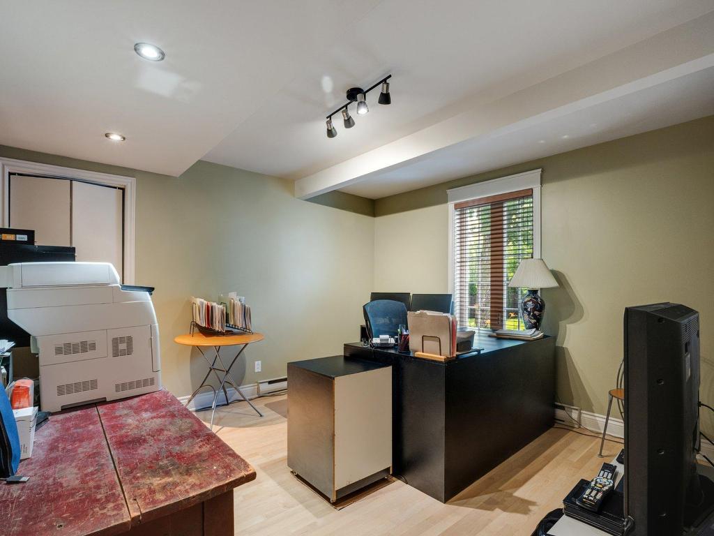 









5


1re Avenue

,
Laval (Auteuil),




QC
H7H2G9

