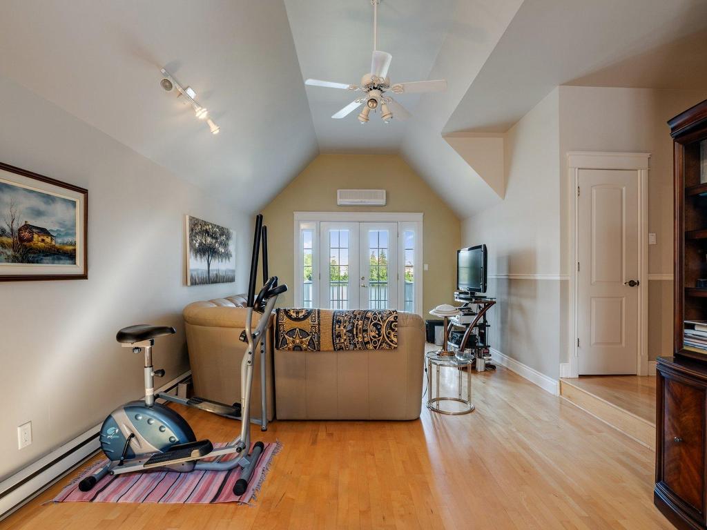









5


1re Avenue

,
Laval (Auteuil),




QC
H7H2G9

