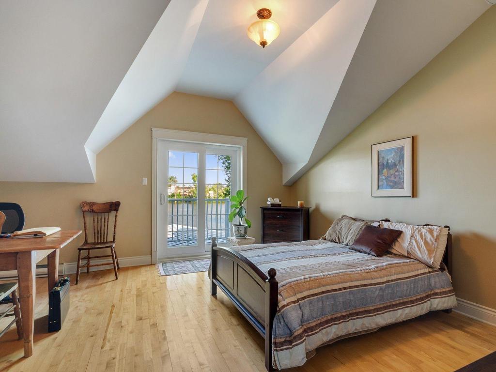 









5


1re Avenue

,
Laval (Auteuil),




QC
H7H2G9


