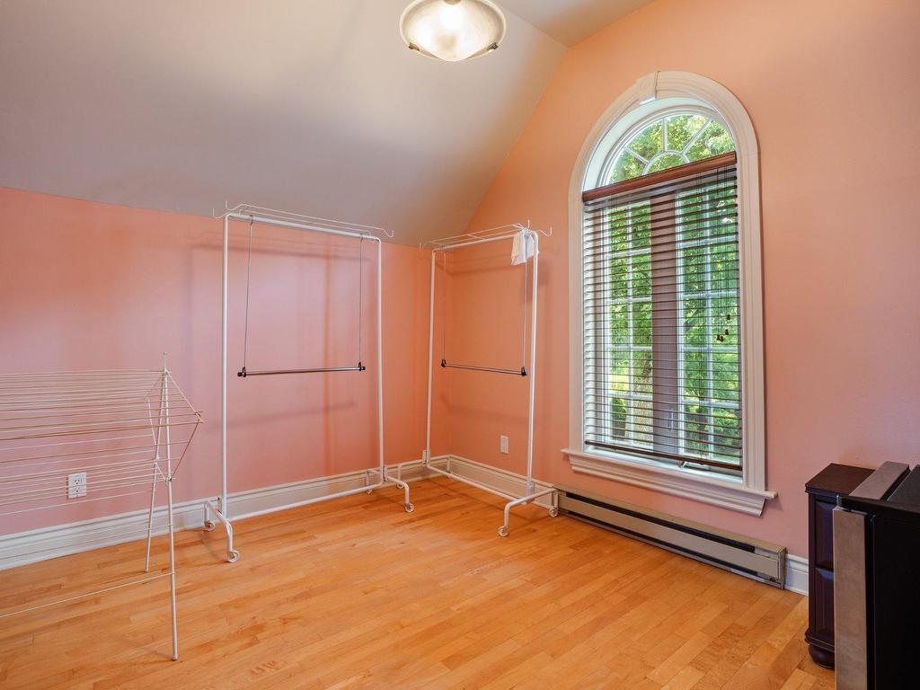 









5


1re Avenue

,
Laval (Auteuil),




QC
H7H2G9

