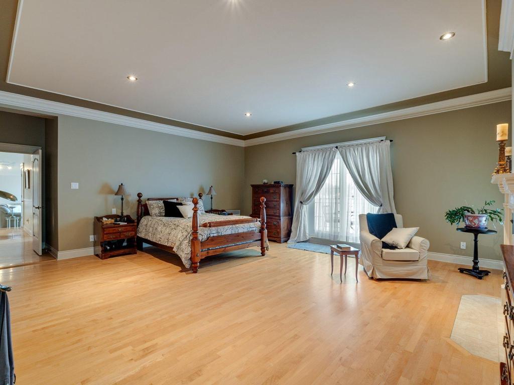 









5


1re Avenue

,
Laval (Auteuil),




QC
H7H2G9

