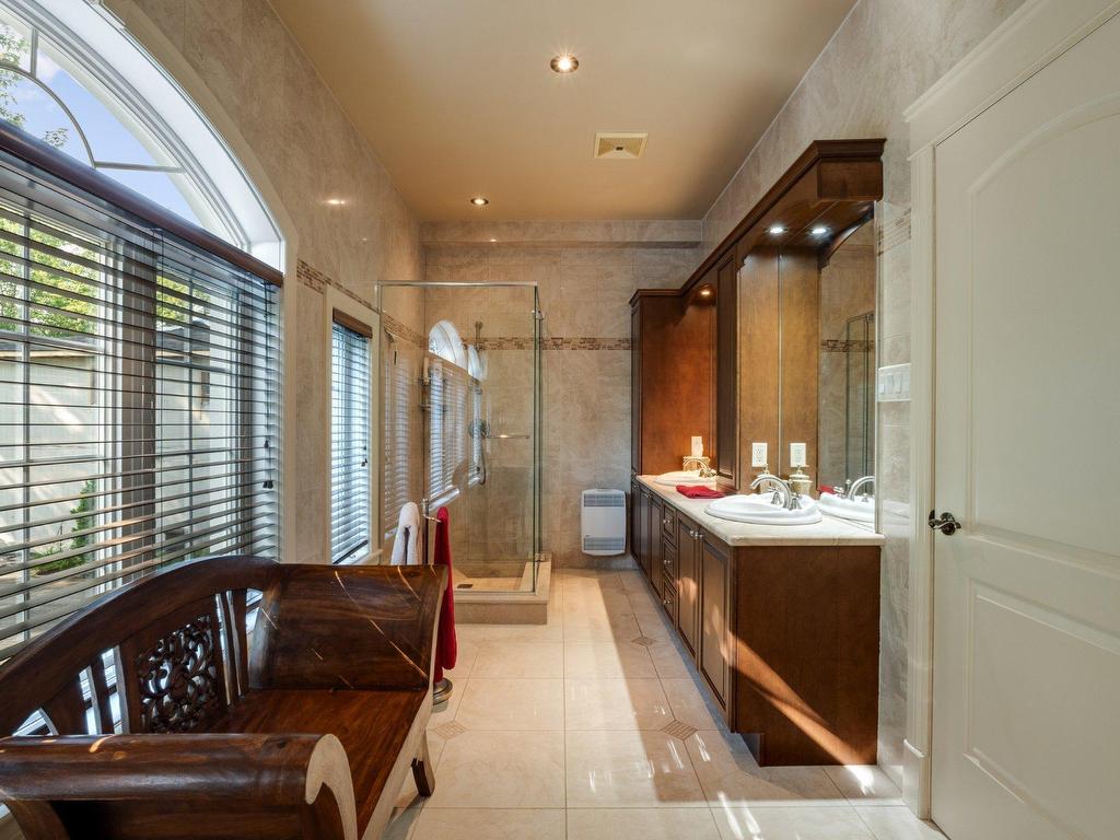 









5


1re Avenue

,
Laval (Auteuil),




QC
H7H2G9

