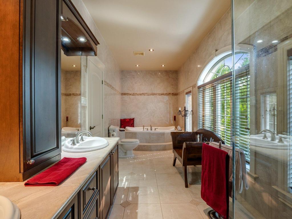 









5


1re Avenue

,
Laval (Auteuil),




QC
H7H2G9

